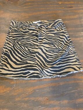 Zebra-Pattern Mini Skirt in Black and Tan
